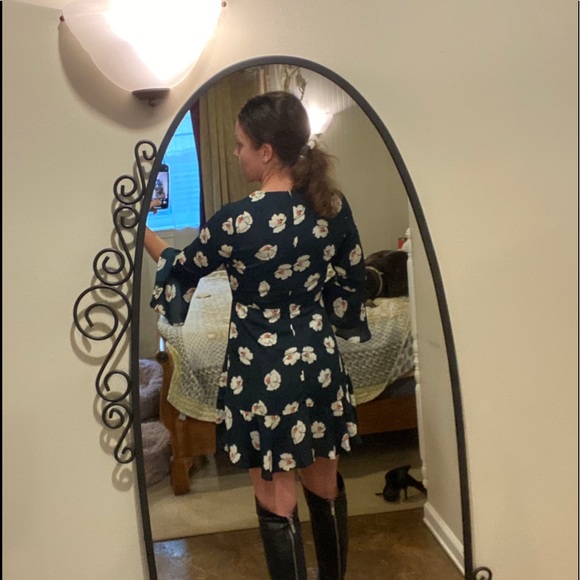 Dark green floral dress with 3/4 sleeves - Picture 2 of 7